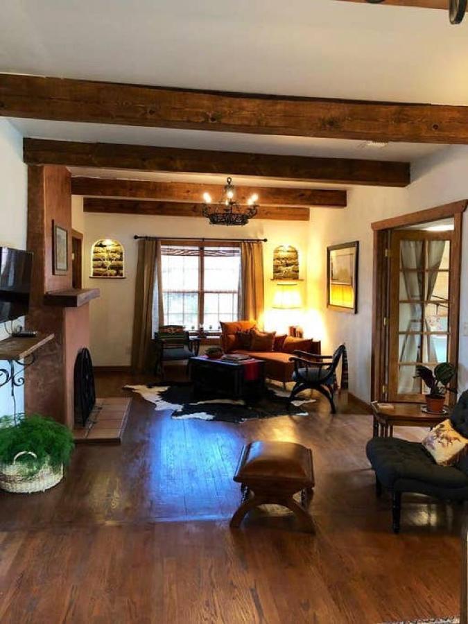 El Viejo Adobe - Across From Sul Ross Campus Bed & Breakfast Alpine Eksteriør bilde