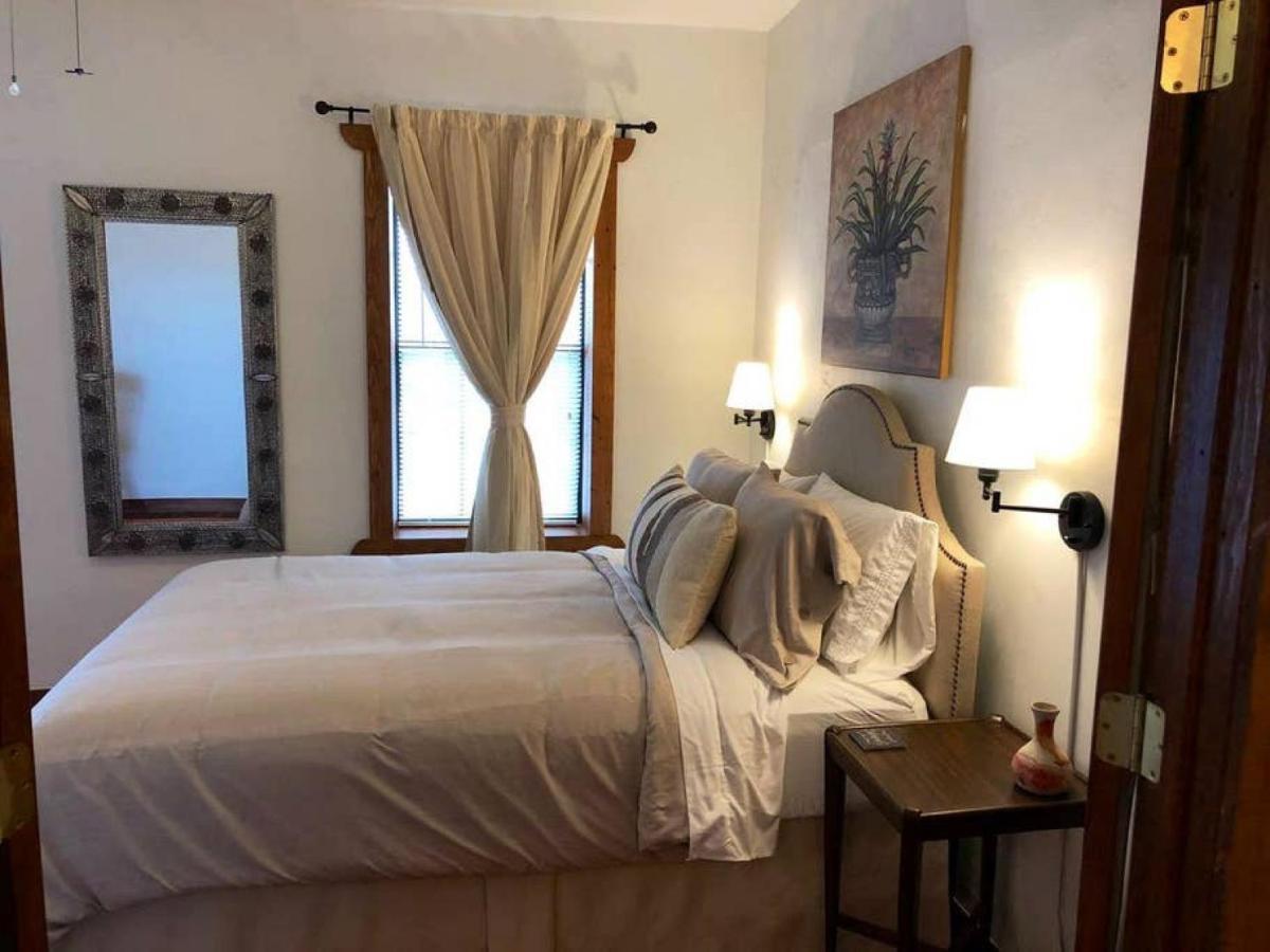 El Viejo Adobe - Across From Sul Ross Campus Bed & Breakfast Alpine Eksteriør bilde